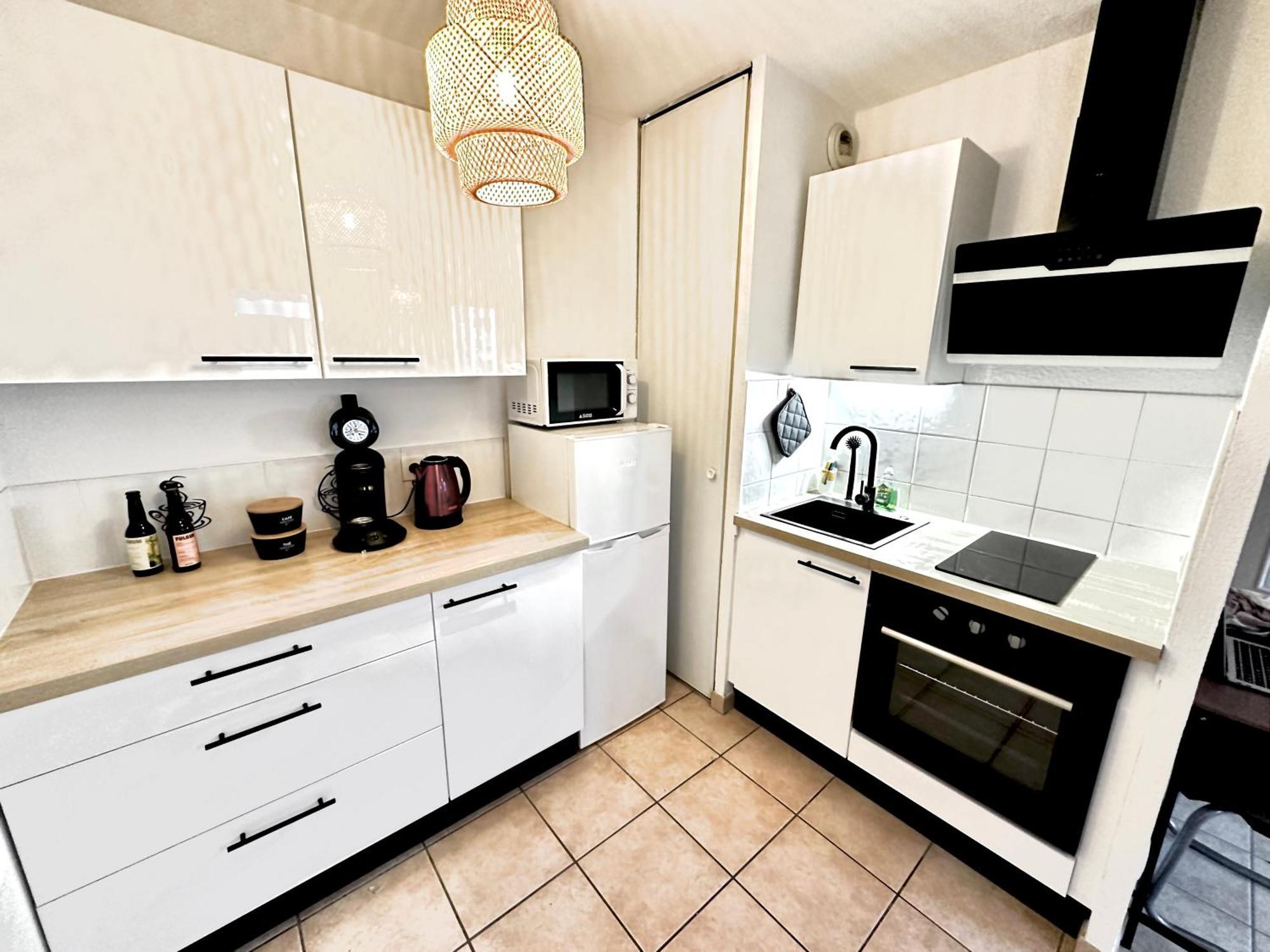 Superbe Appartement - Parking Gratuit - 4 Personnes ชองเบรี ภายนอก รูปภาพ