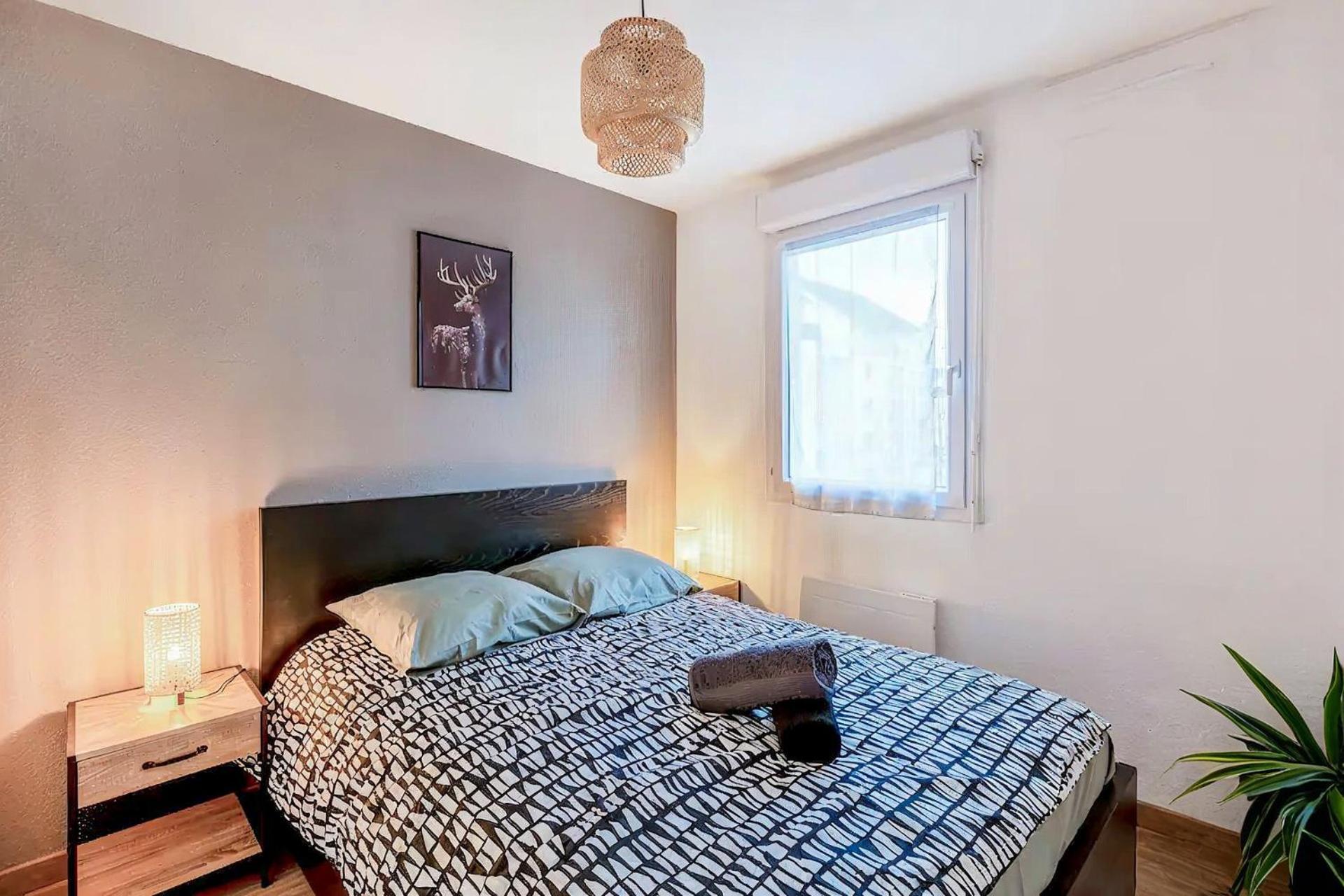 Superbe Appartement - Parking Gratuit - 4 Personnes ชองเบรี ภายนอก รูปภาพ